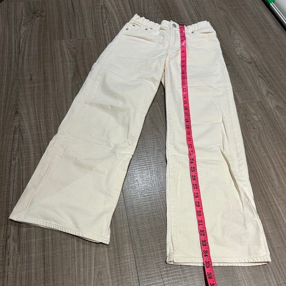 GAP Kids Wide Leg Jeans in Cream, Size 12 - Picture 1 of 3